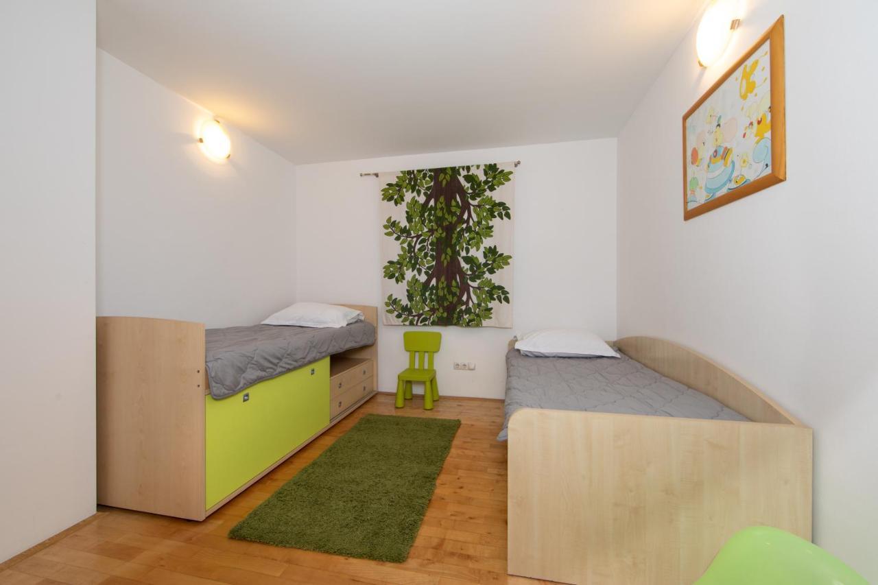 Lux Apartment Tucepi Exterior photo