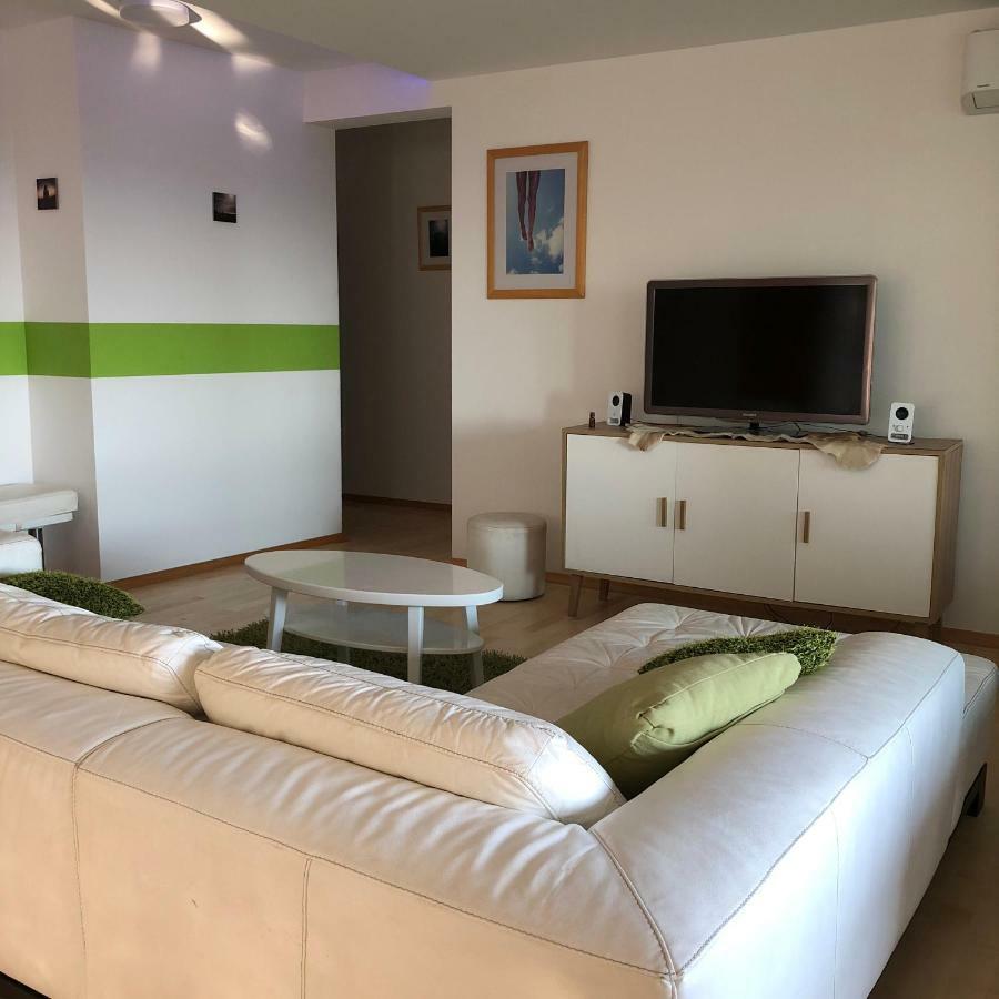 Lux Apartment Tucepi Exterior photo